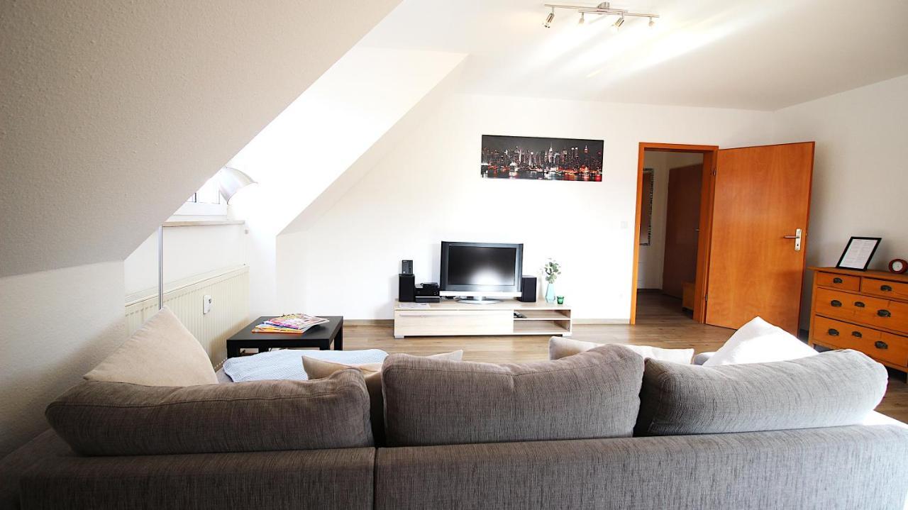Homie Stay Zell - Apartment Mit Privatparkplatz Zell am Main Exterior foto